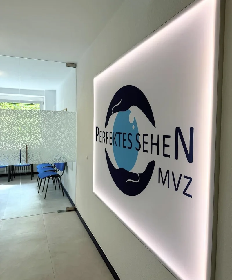 MVZ Perfektes-Sehen Eingangsbereich